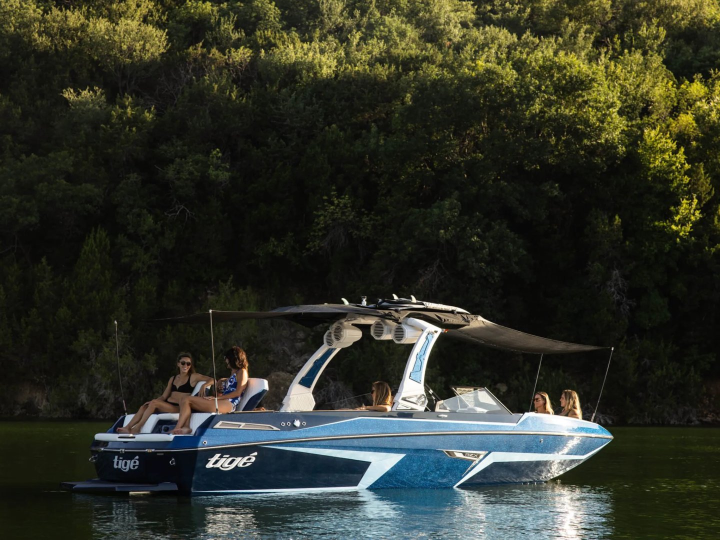 Alpha E3+ with SolidShade Alpha E3+ with SolidShade