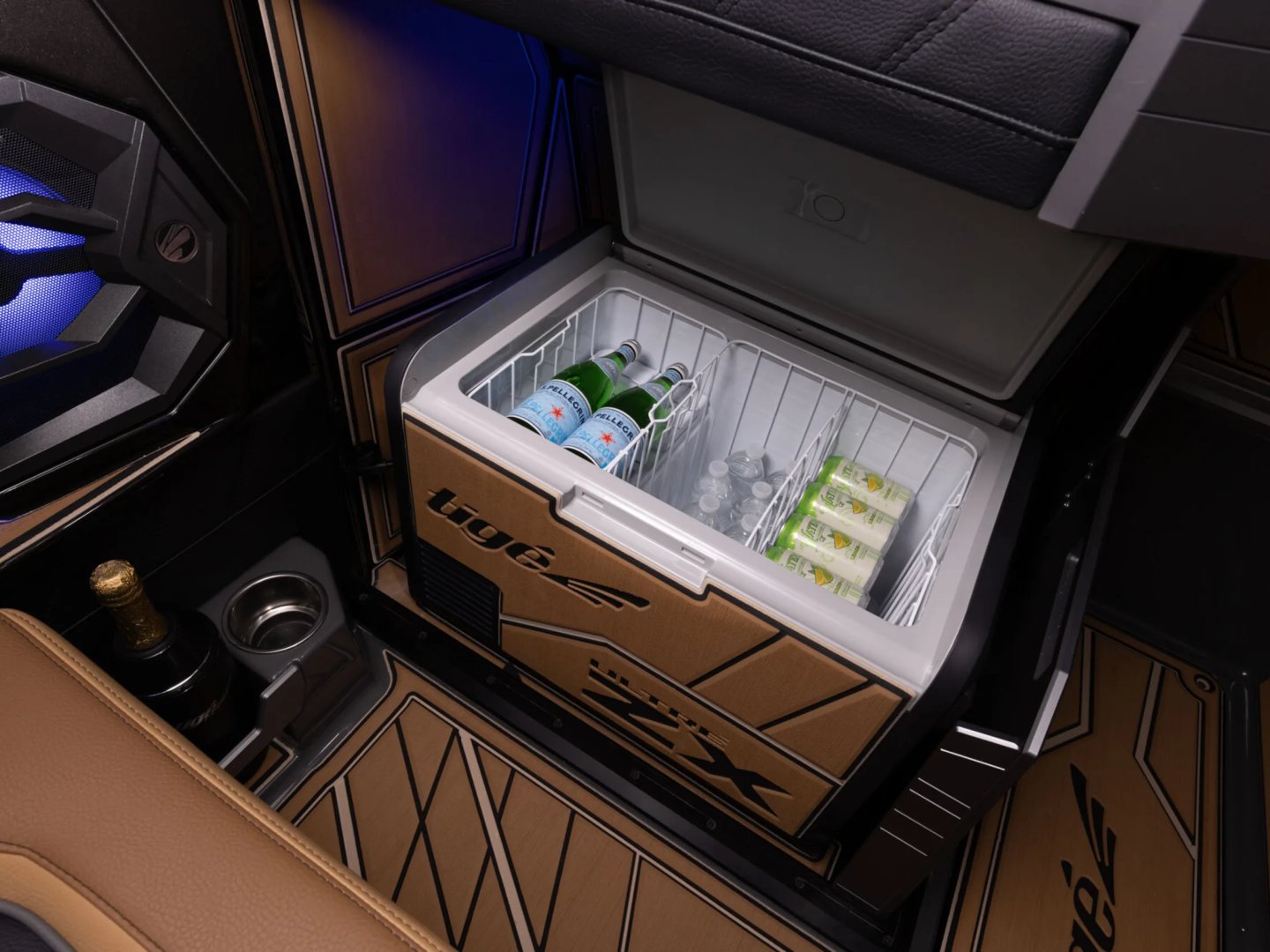 Ultré ZX Class Exclusive Features Ultré ZX Class Exclusive Features